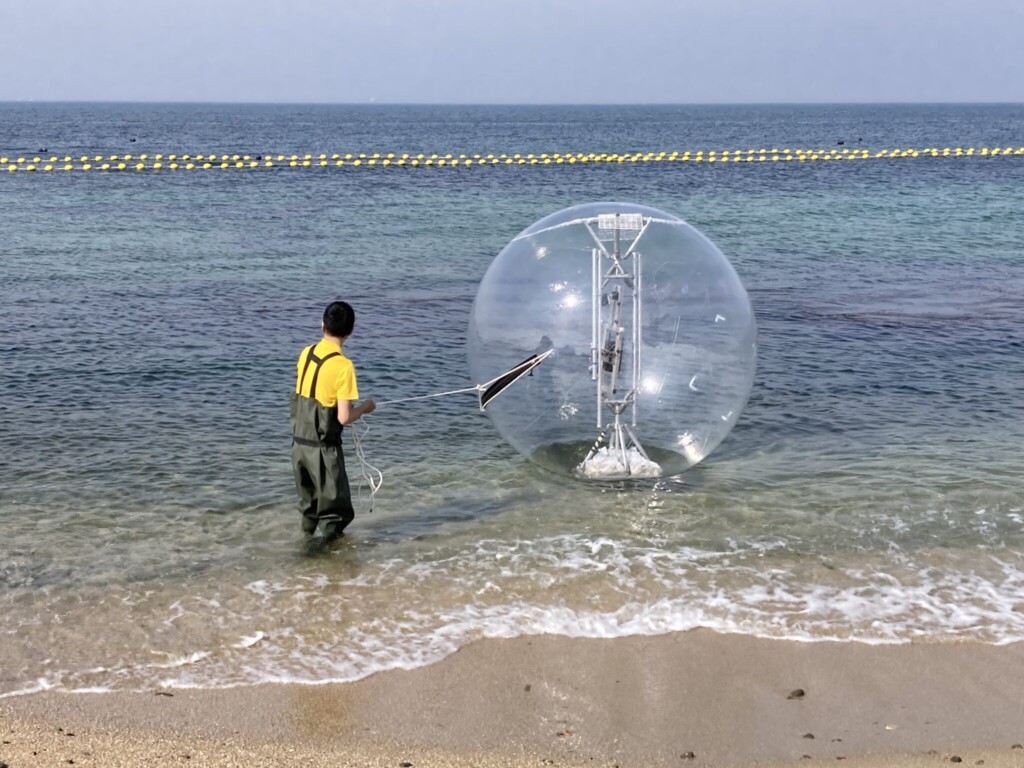 Carbon dioxide capture by wave energy