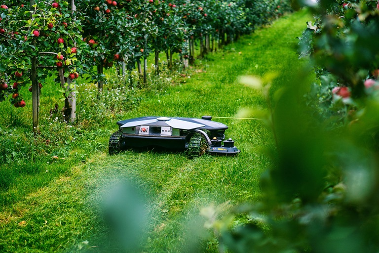 maehroboter-autonom-bauer-obstbau-1920×1280-1